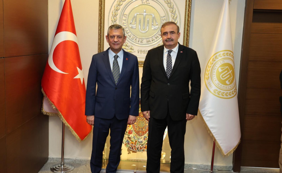 CHP Genel Başkanı Özgür ÖZEL, Uyuşmazlık Mahkemesi Başkanımız Sayın Rıdvan GÜLEÇ'i Makamında Ziyaret Etti