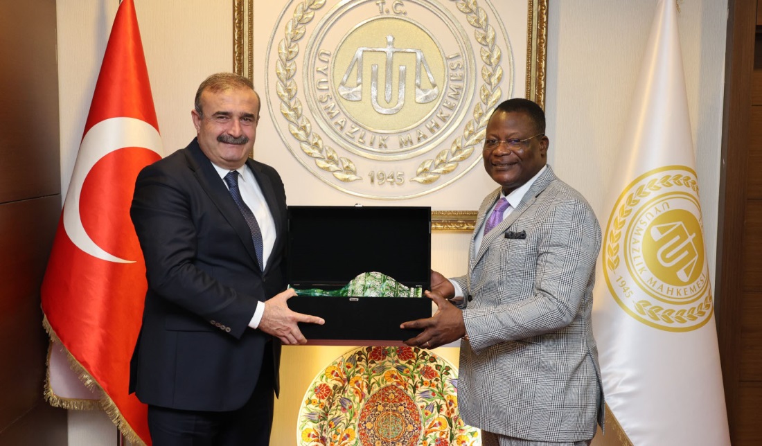 Togo Anayasa Mahkemesi Heyetinden Mahkememize Ziyaret